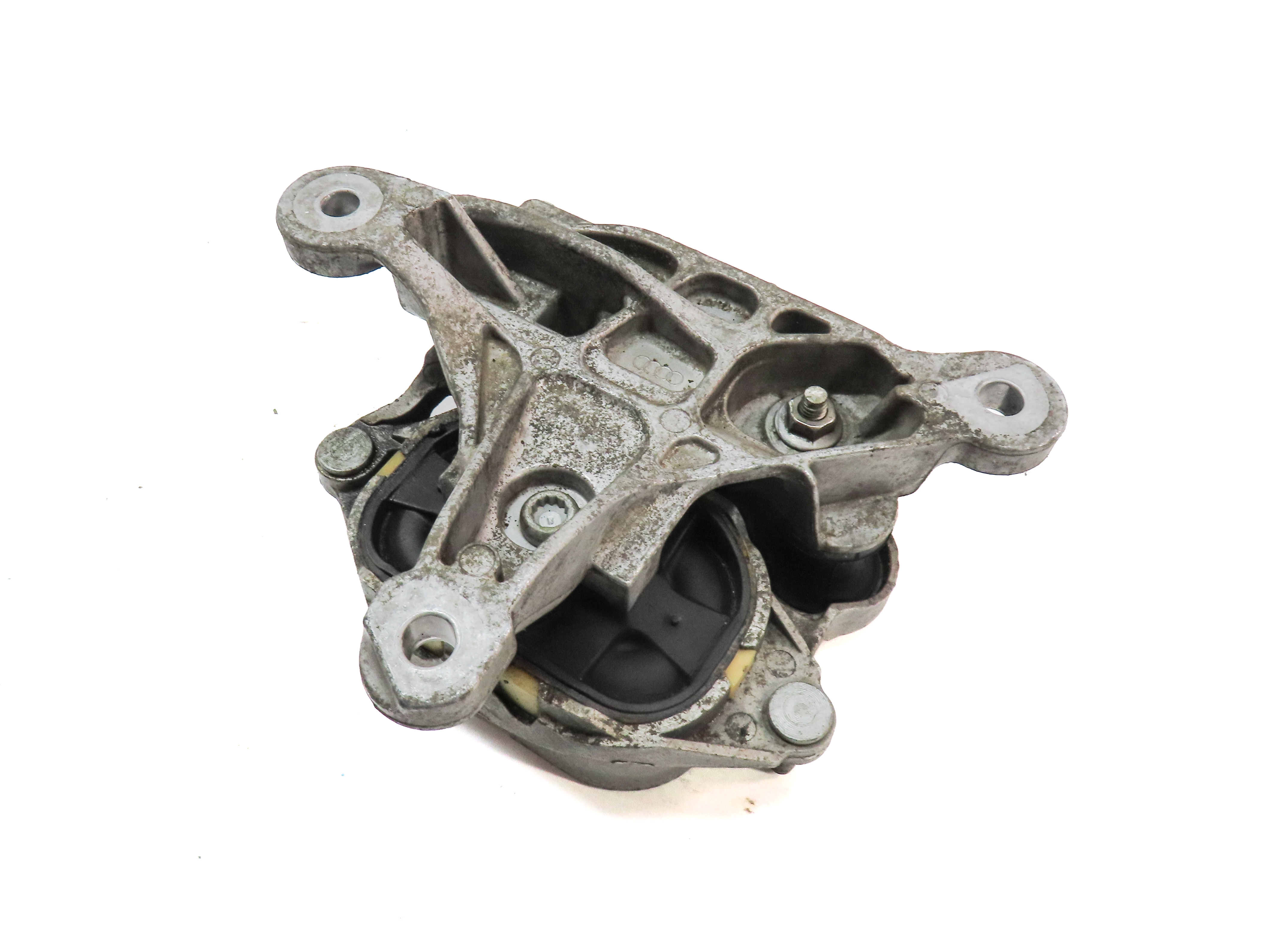 2012 AUDI A6 (C7) 3.0L SUPER (CGXB) AUTOMATIC TRANSMISSION MOUNT BRACKET — exact item pictured